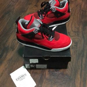 Air Jordan 4 Retro
